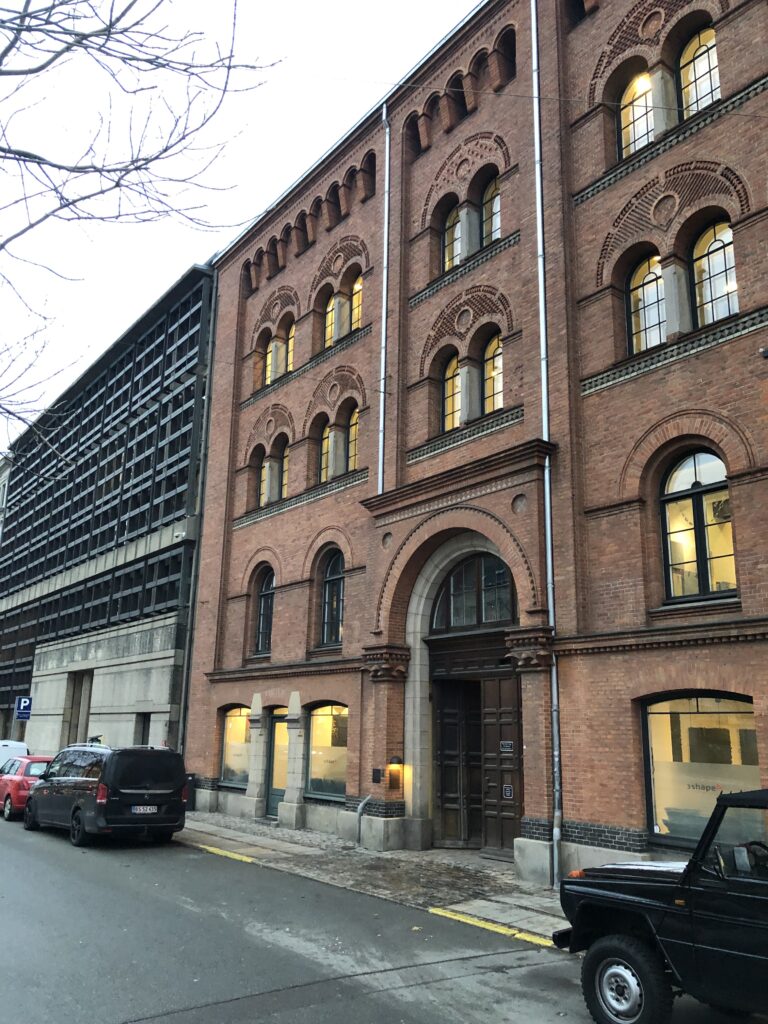 Holmens Kanal: facade