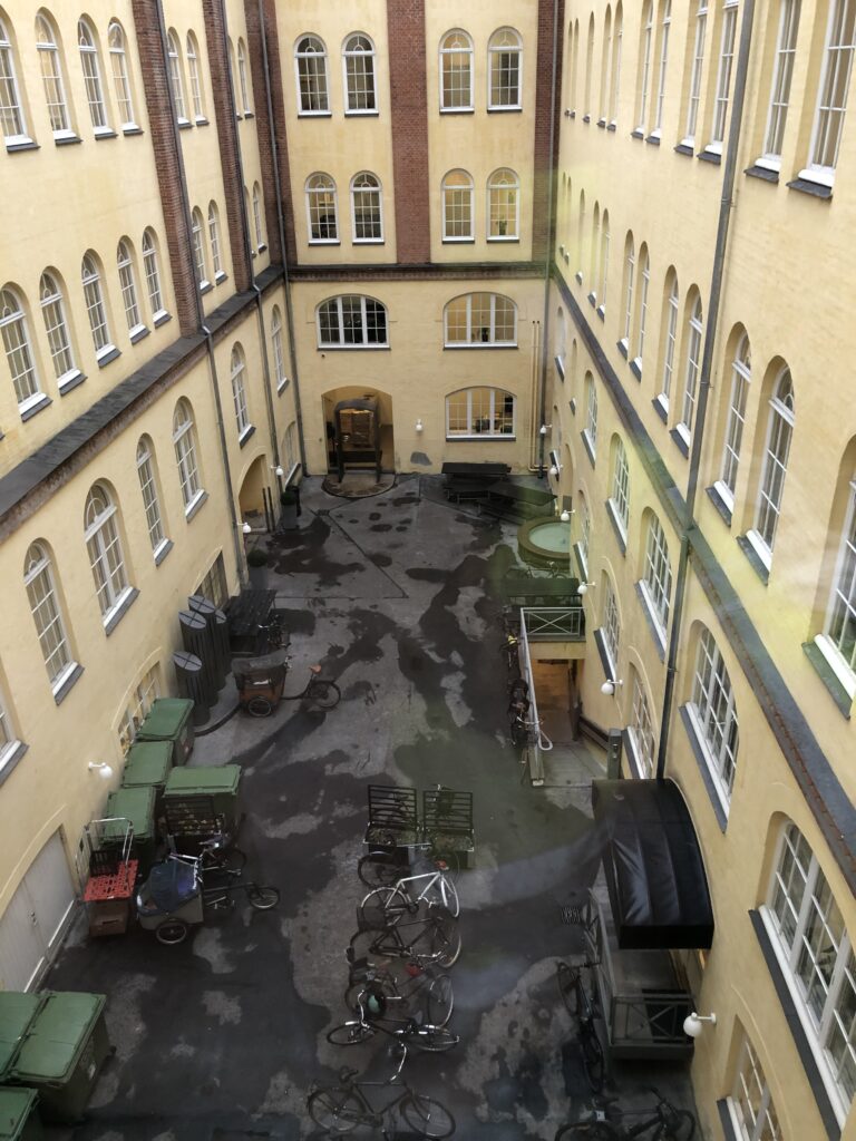 Holmens Kanal: baggård
